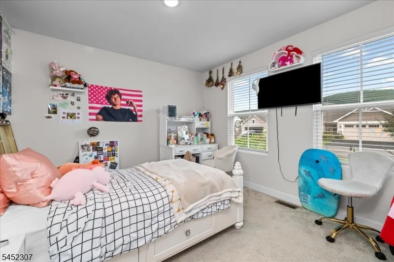 31 Lam Dr Hardyston, NJ 07419