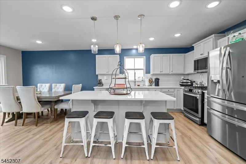31 Lam Dr Hardyston, NJ 07419