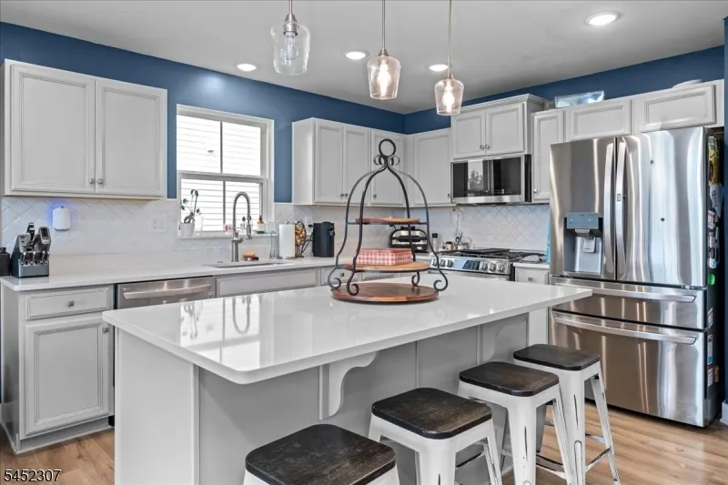 31 Lam Dr Hardyston, NJ 07419