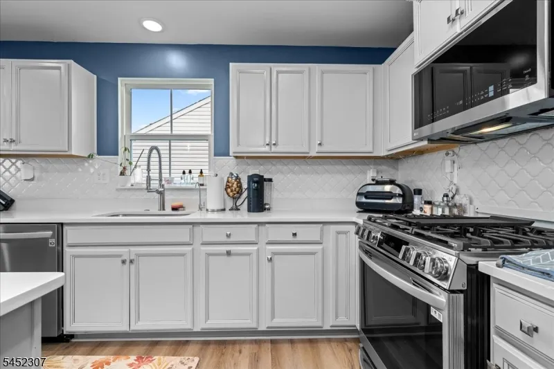 31 Lam Dr Hardyston, NJ 07419
