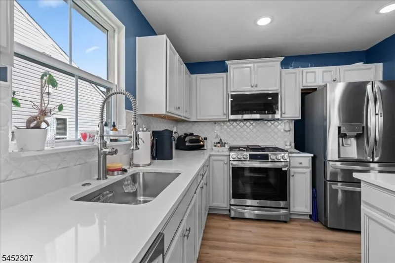 31 Lam Dr Hardyston, NJ 07419
