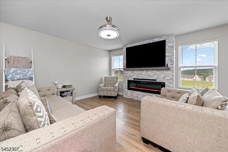 31 Lam Dr Hardyston, NJ 07419