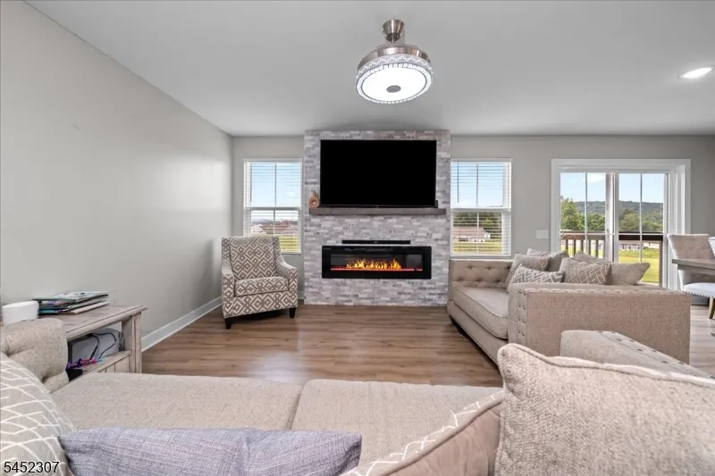 31 Lam Dr Hardyston, NJ 07419