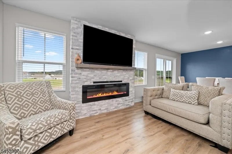 31 Lam Dr Hardyston, NJ 07419