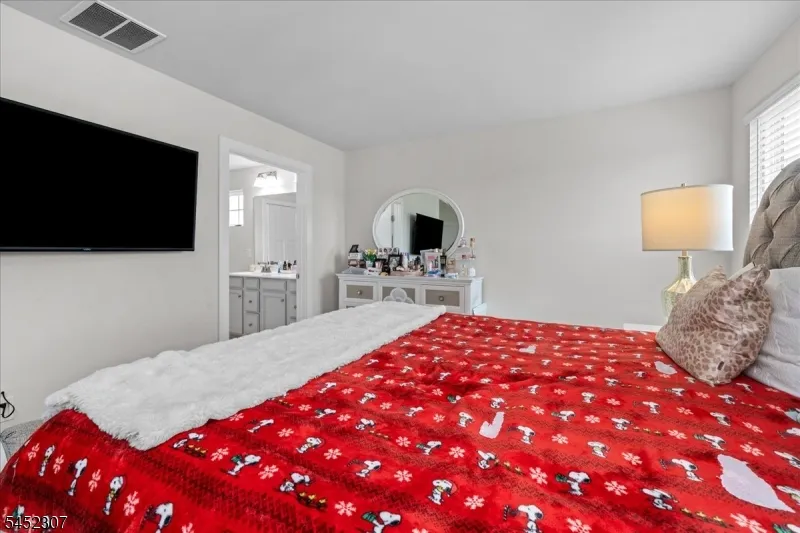 31 Lam Dr Hardyston, NJ 07419
