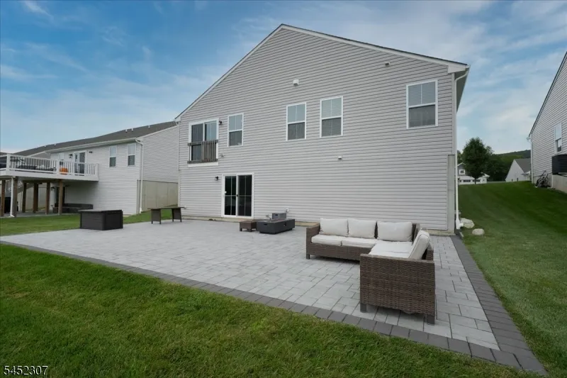 31 Lam Dr Hardyston, NJ 07419