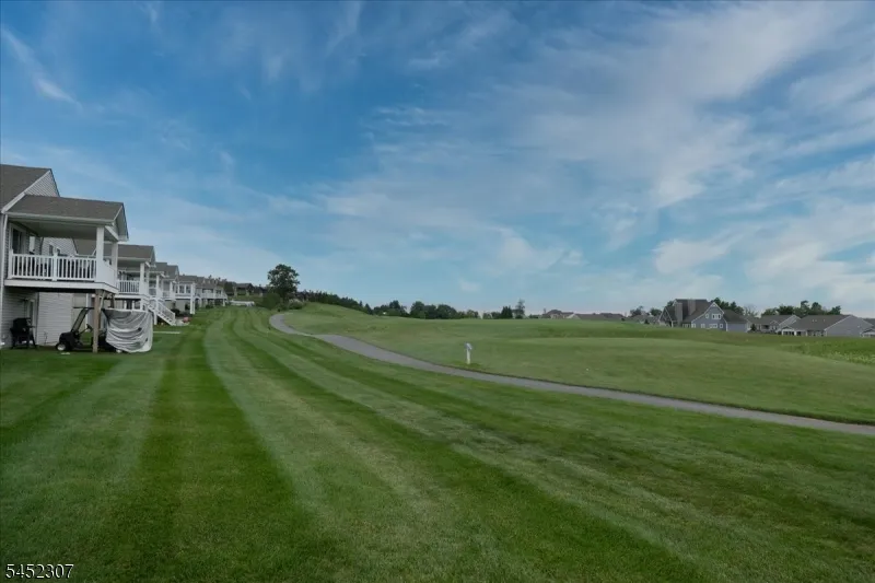 31 Lam Dr Hardyston, NJ 07419