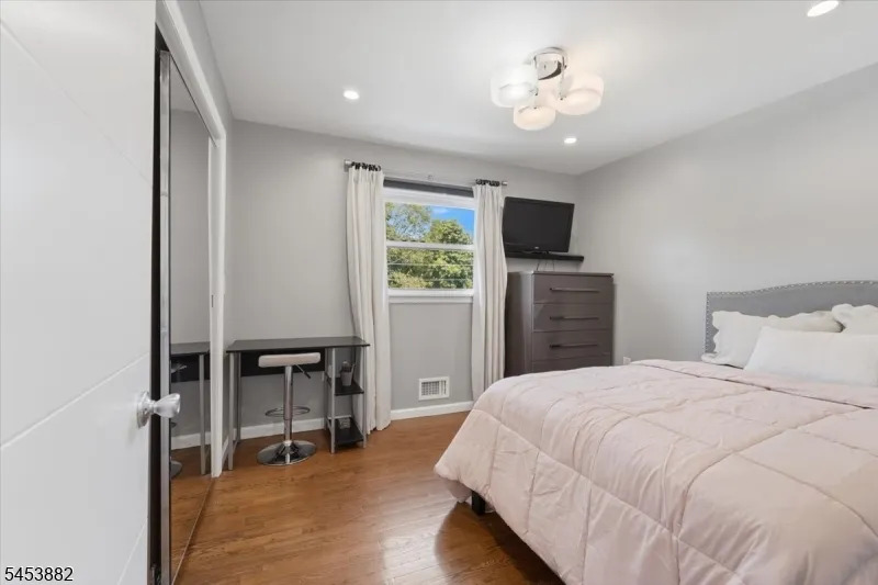 5350 Orchard St Piscataway, NJ 08854