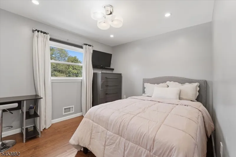 5350 Orchard St Piscataway, NJ 08854