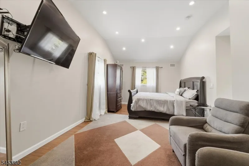 5350 Orchard St Piscataway, NJ 08854