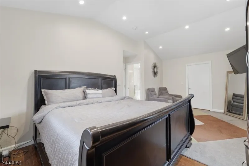 5350 Orchard St Piscataway, NJ 08854