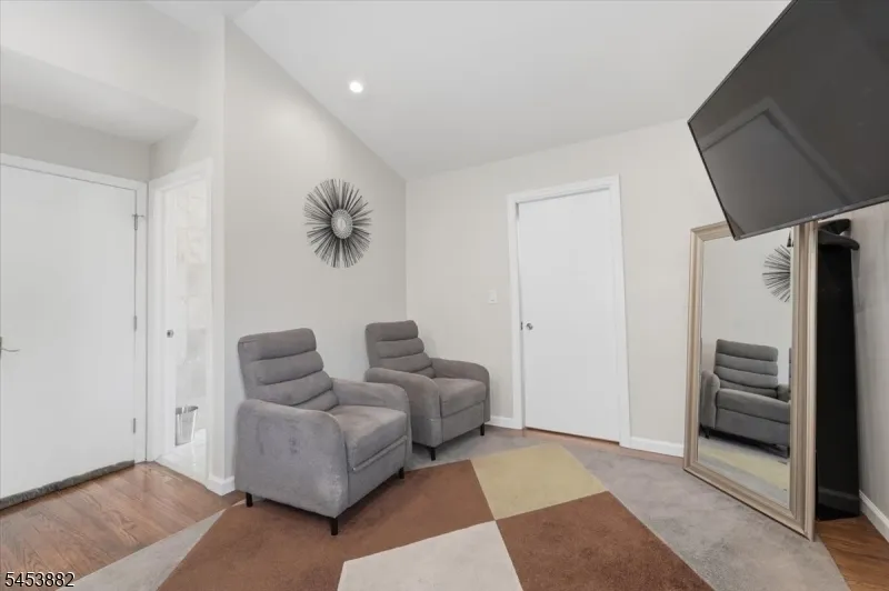 5350 Orchard St Piscataway, NJ 08854
