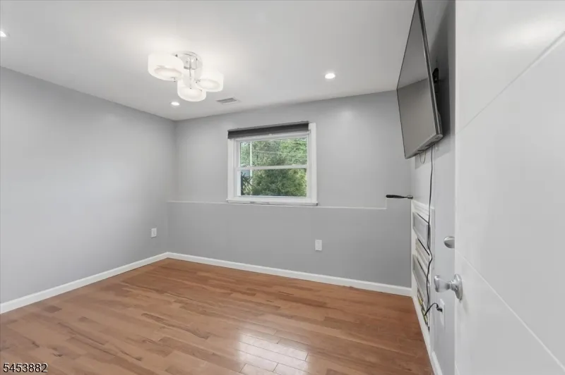 5350 Orchard St Piscataway, NJ 08854