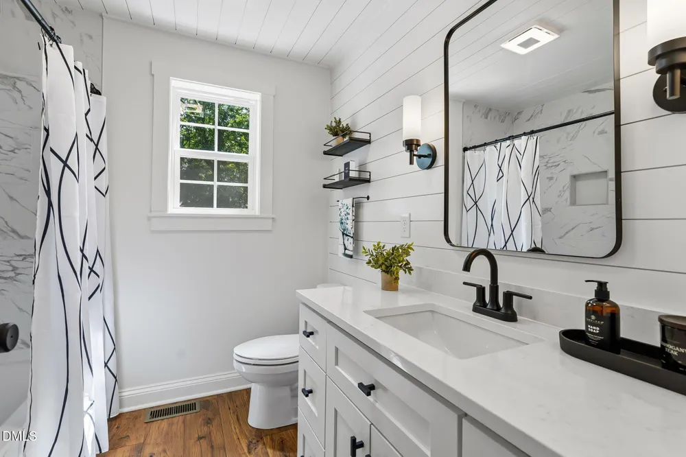 4696 James Royster Road Oxford, NC 27565