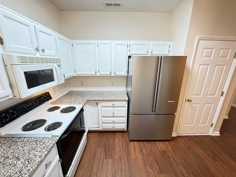106 Pointe Crest Court Cary, NC 27513