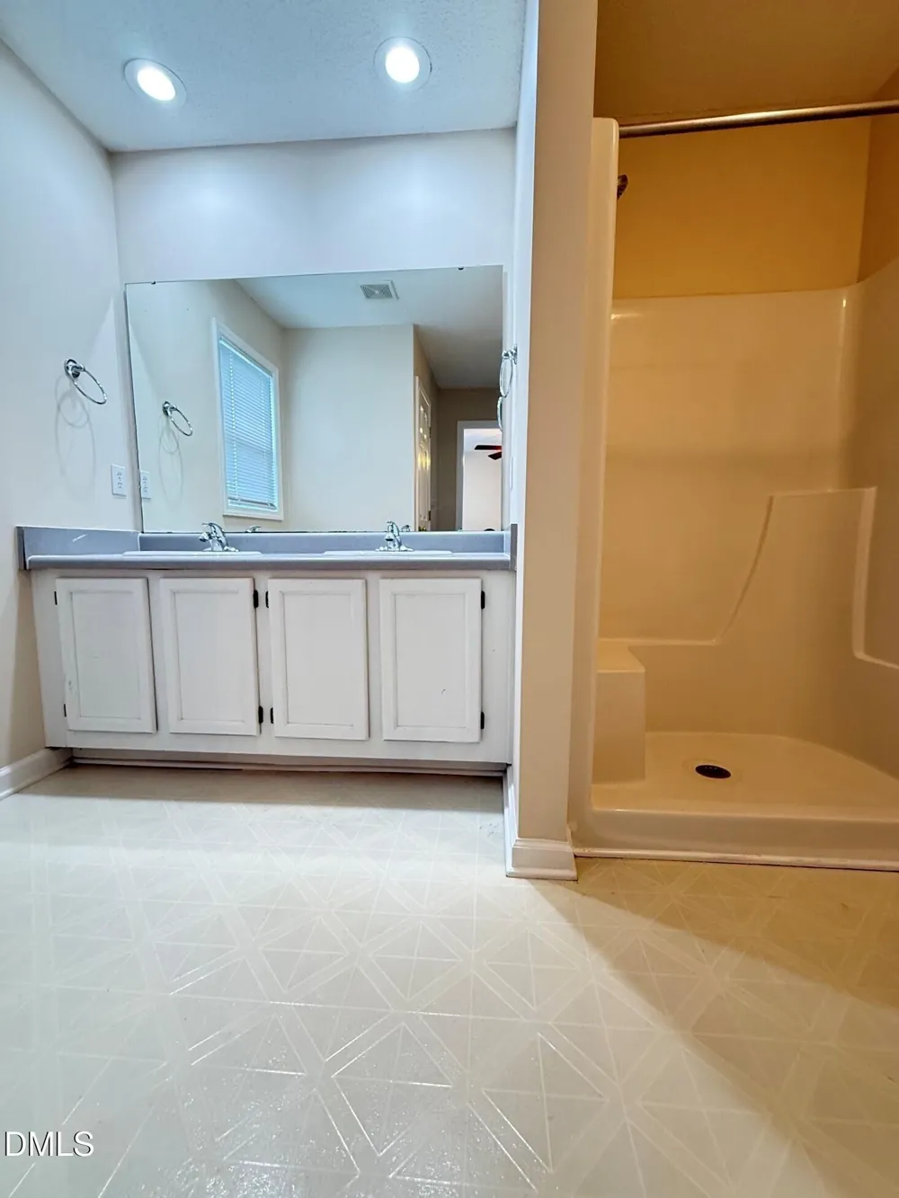 106 Pointe Crest Court Cary, NC 27513