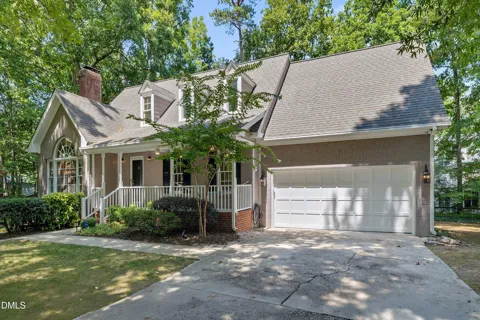 1006 Oakwell Court