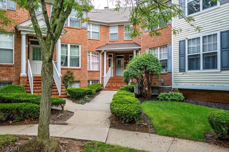 13 Franklin School Way Metuchen, NJ 08840