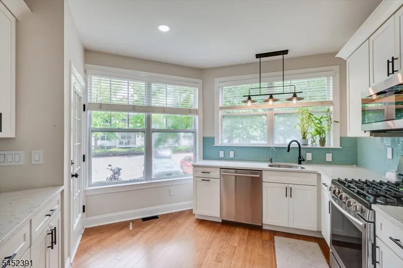 13 Franklin School Way Metuchen, NJ 08840