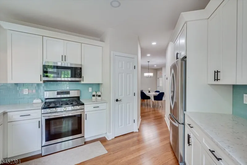 13 Franklin School Way Metuchen, NJ 08840