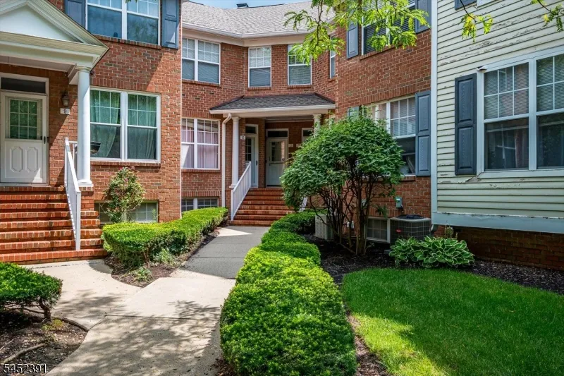 13 Franklin School Way Metuchen, NJ 08840