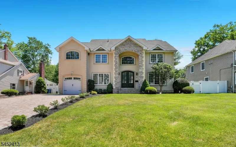 49 Hall Dr Clark, NJ 07066