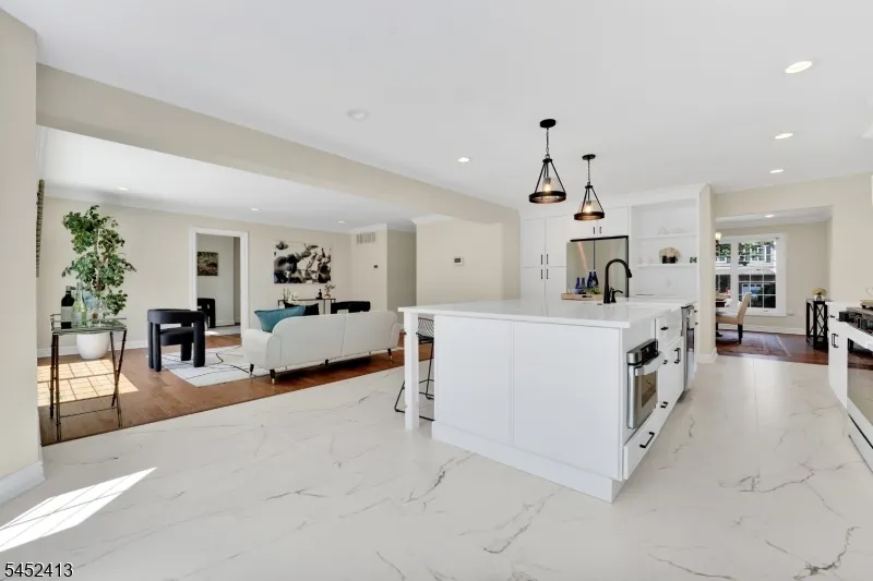49 Hall Dr Clark, NJ 07066