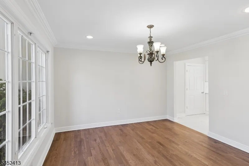 49 Hall Dr Clark, NJ 07066