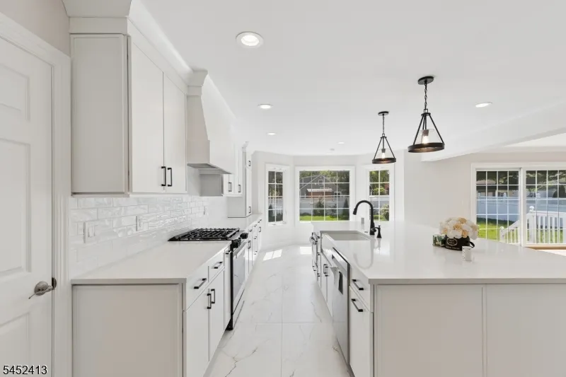 49 Hall Dr Clark, NJ 07066