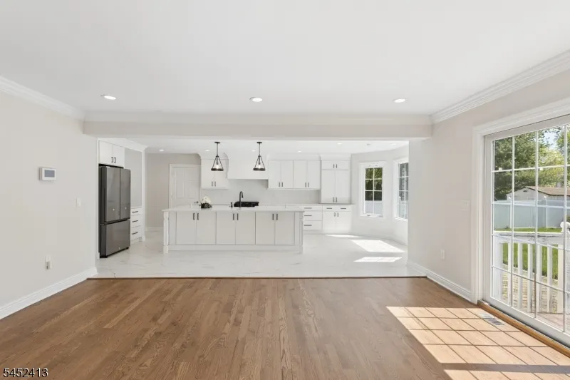 49 Hall Dr Clark, NJ 07066