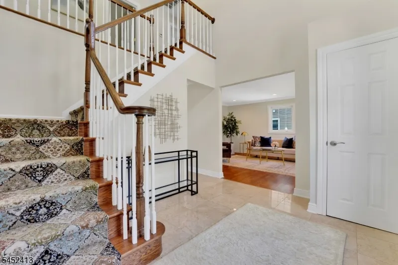 49 Hall Dr Clark, NJ 07066