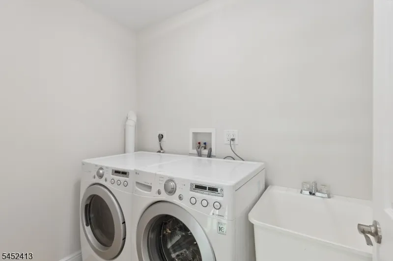 49 Hall Dr Clark, NJ 07066