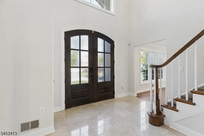 49 Hall Dr Clark, NJ 07066