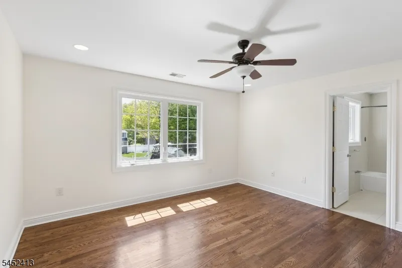 49 Hall Dr Clark, NJ 07066