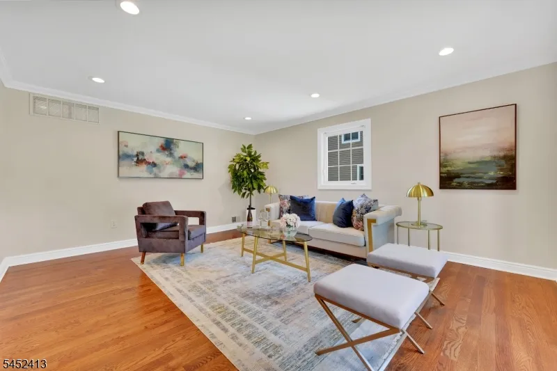 49 Hall Dr Clark, NJ 07066