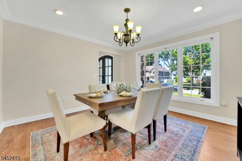 49 Hall Dr Clark, NJ 07066
