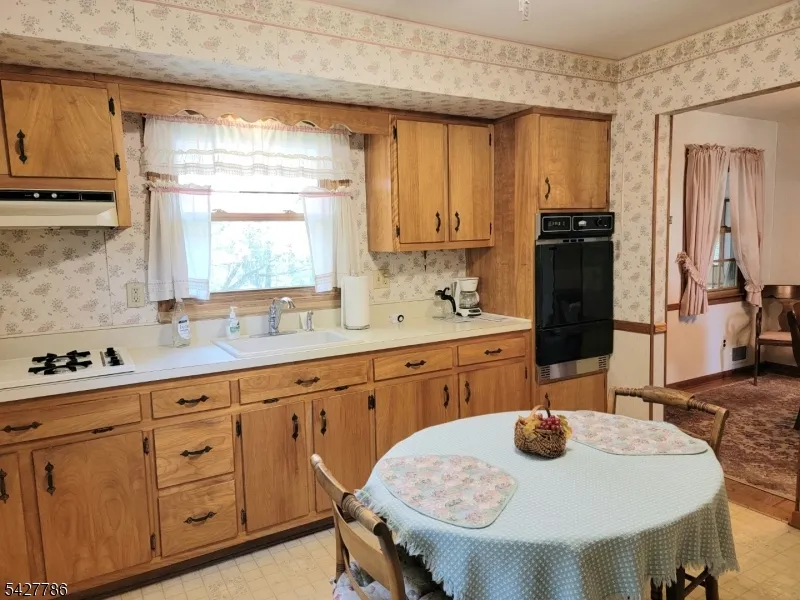 484 Stony Brook Dr Bridgewater, NJ 08807
