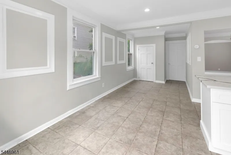 521 E Blancke St Linden City, NJ 07036