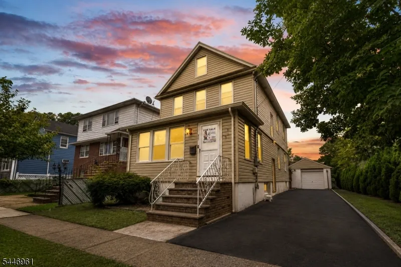 521 E Blancke St Linden City, NJ 07036