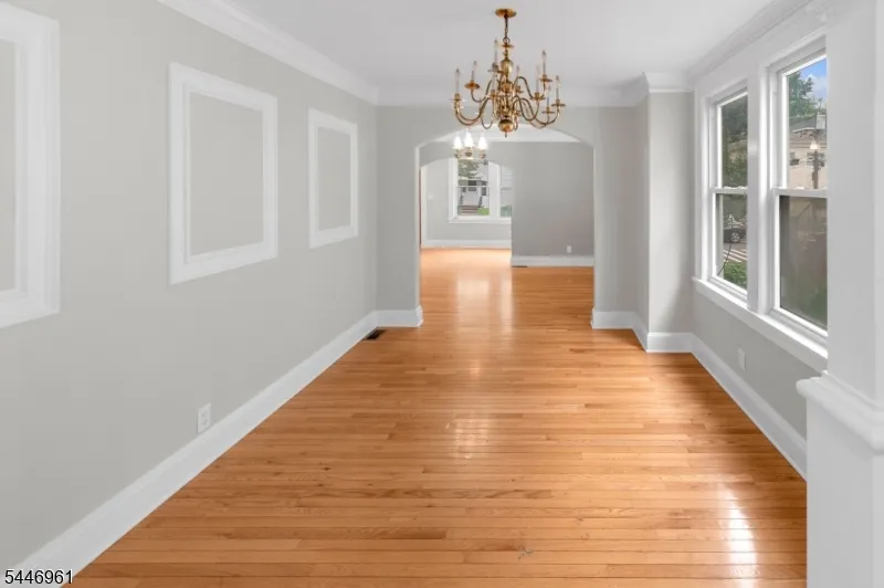 521 E Blancke St Linden City, NJ 07036