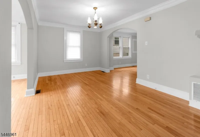 521 E Blancke St Linden City, NJ 07036