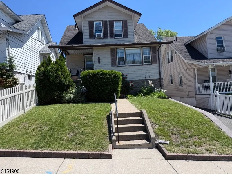 106 N 17Th St Prospect Park, NJ 07508