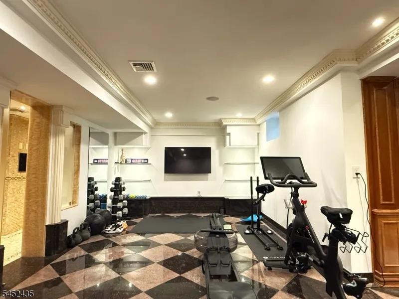 8 Driftwood Drive Livingston, NJ 07039