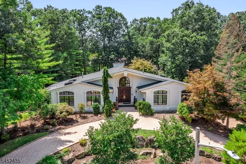 8 Driftwood Drive Livingston, NJ 07039