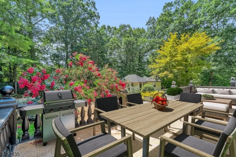 8 Driftwood Drive Livingston, NJ 07039
