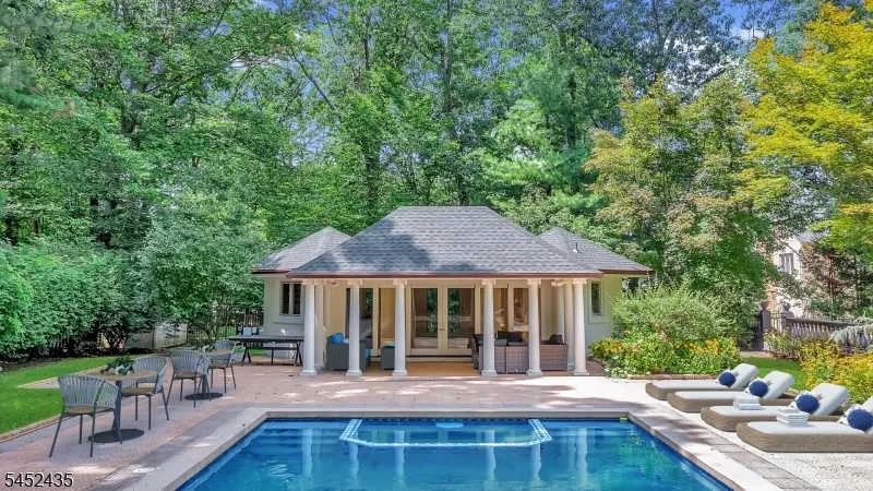 8 Driftwood Drive Livingston, NJ 07039