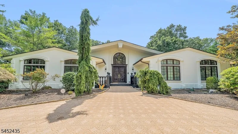 8 Driftwood Drive Livingston, NJ 07039