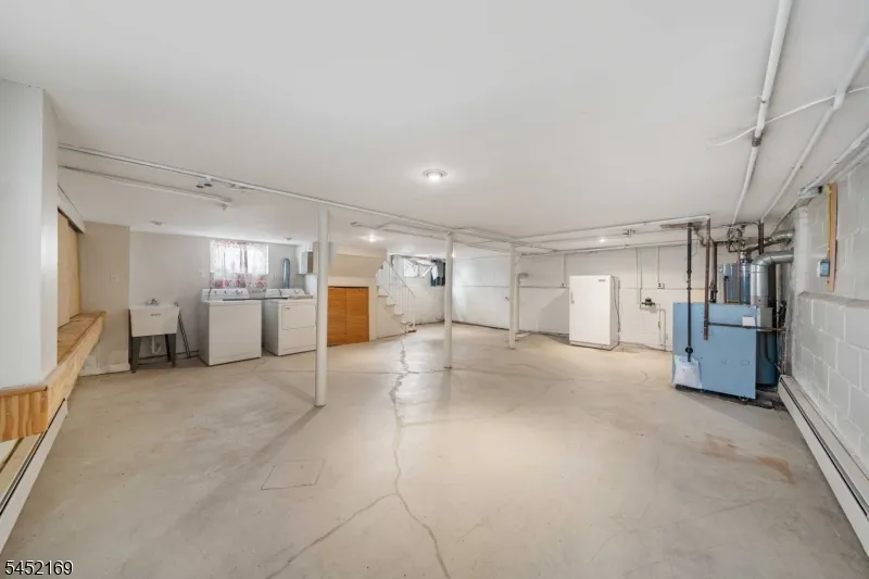 710 Bailey Ave Elizabeth City, NJ 07208