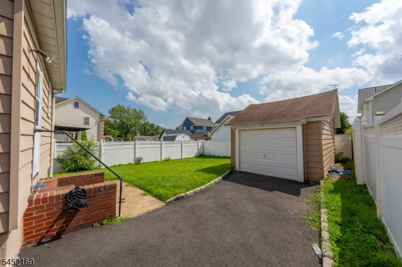710 Bailey Ave Elizabeth City, NJ 07208