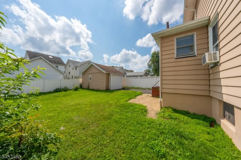 710 Bailey Ave Elizabeth City, NJ 07208
